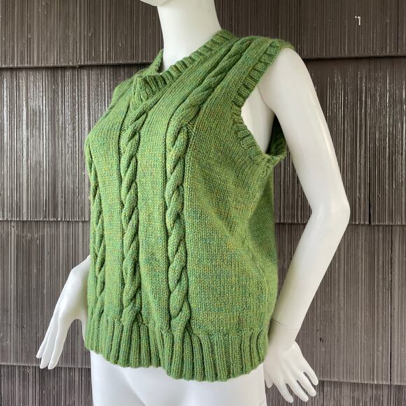 🔥VTG Handmade Cable Knit V-neckline Goblincore Grandmacore Cottage Sweater Vest - Picture 3 of 11